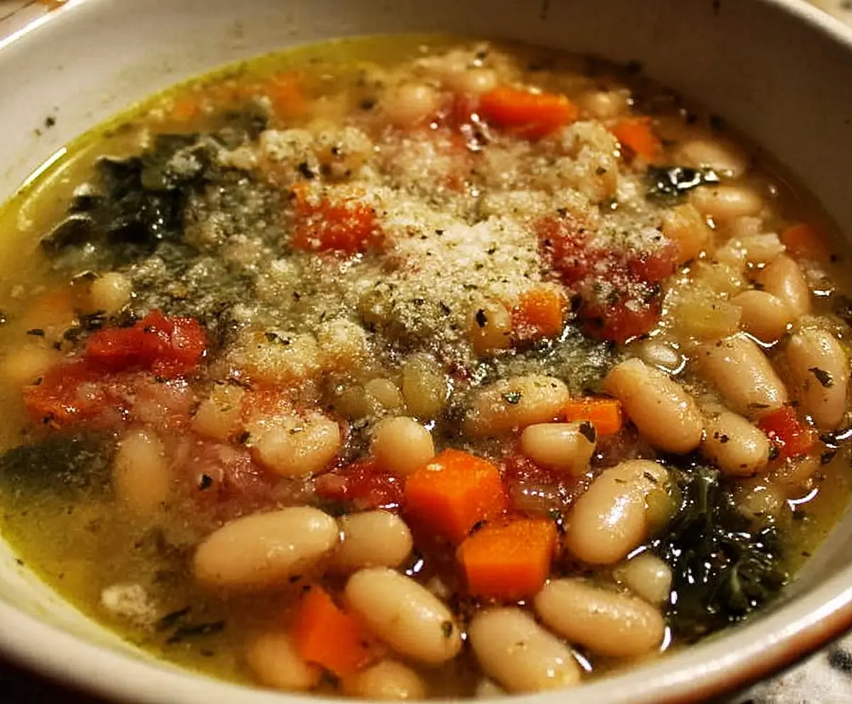 Easy Tuscan White Bean Soup Recipe